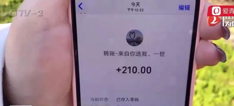 DƬ